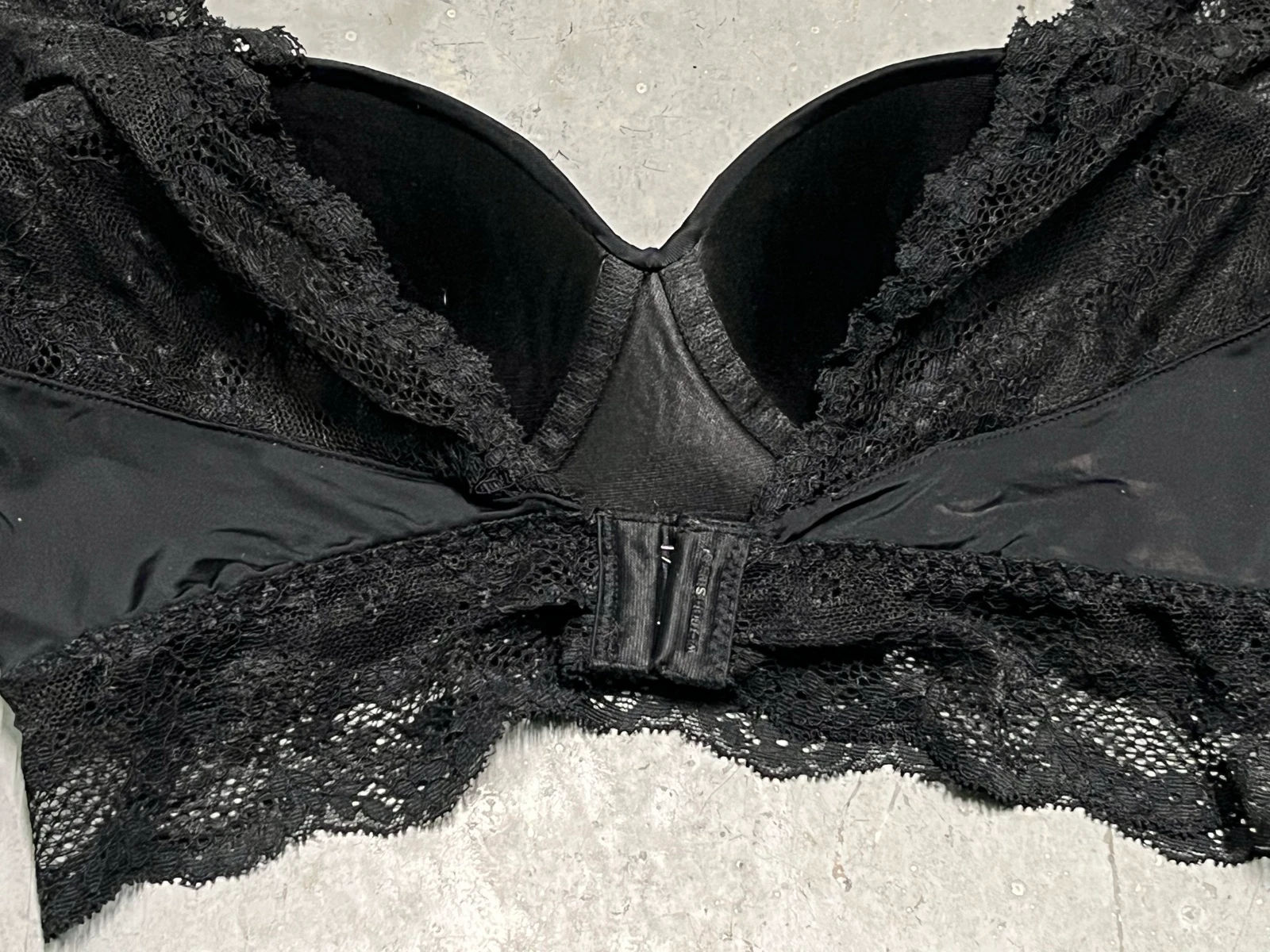 Top cropped preto com mangas de renda – photo 16